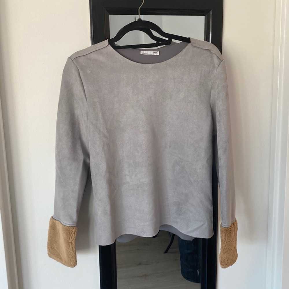 Zara grey sweater with fur trim